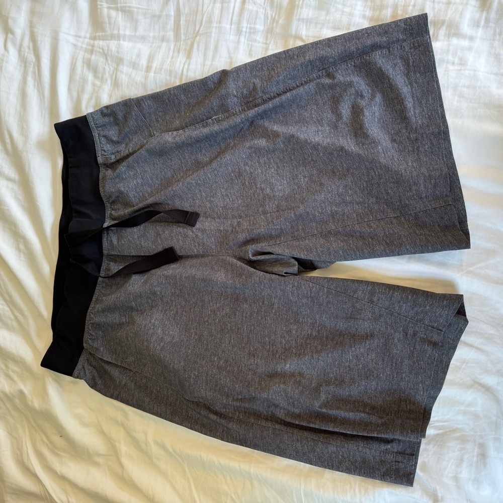 Lululemon gray shorts
